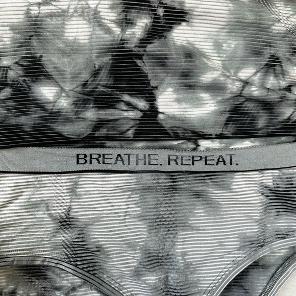 Lululemon Swifty Tech Racerback Tank Top Womens Medium - Picture 7 of 7